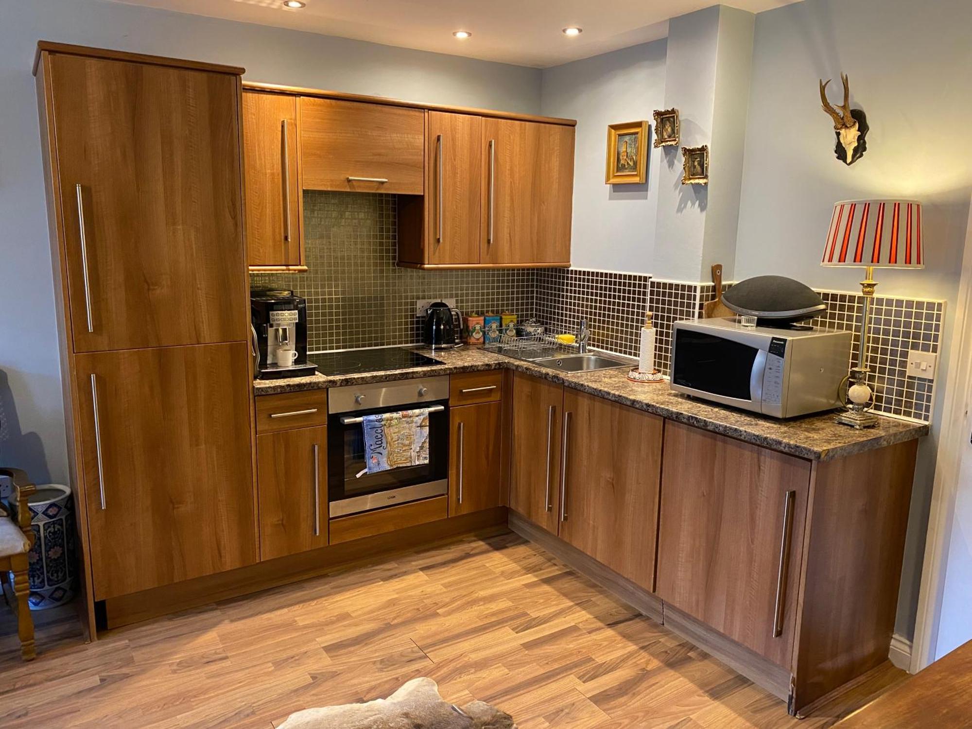 Quirky Town Centre Apartment With River Terrace マックルズフィールド エクステリア 写真