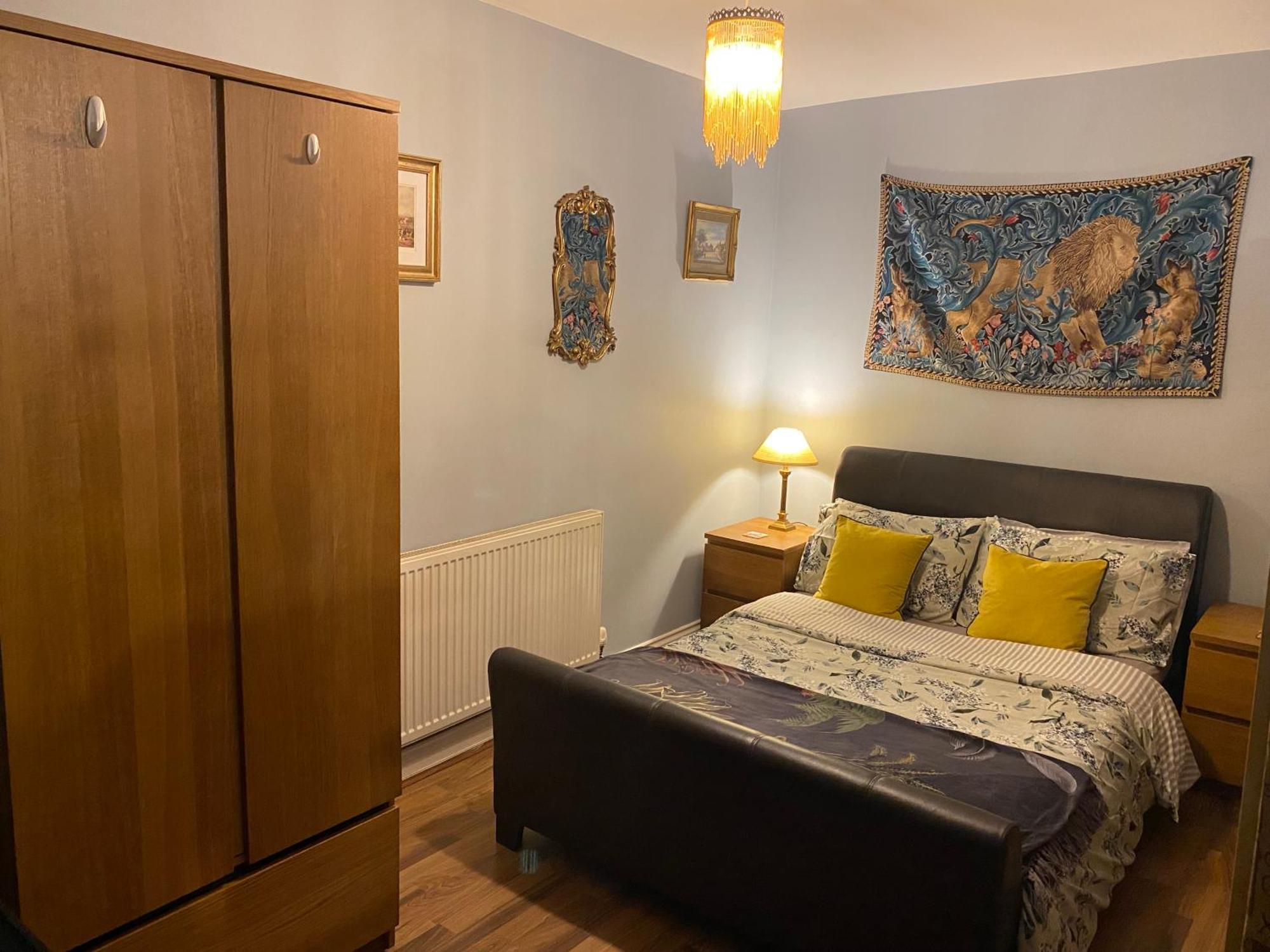 Quirky Town Centre Apartment With River Terrace マックルズフィールド エクステリア 写真